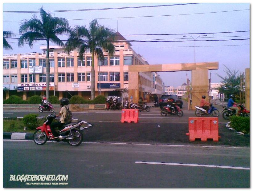 Putaran Jalan Depan Mega Mall Pontianak