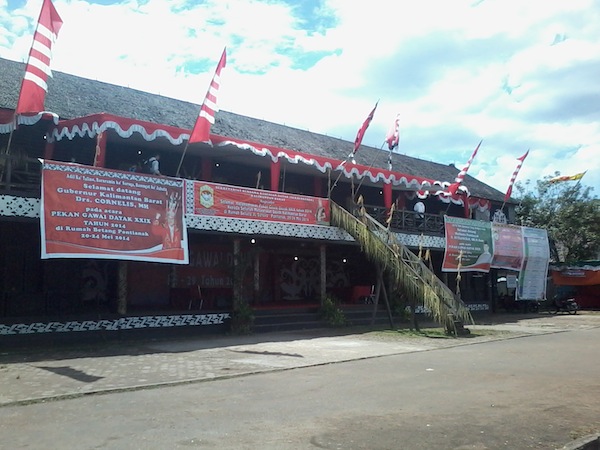 Download this Rumah Betang Pontianak picture