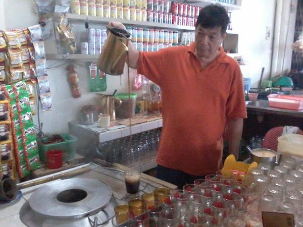 Proses Pembuatan Kopi Pancong Warkop Hijas Pontianak