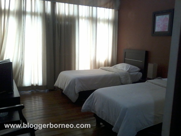 Hotel Mahkota Kayong
