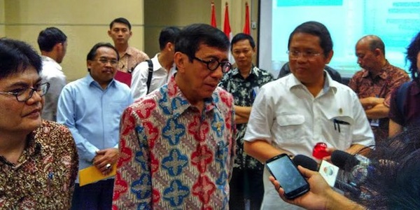 Menkominfo Rudiantara Sedang Dimintai Keterangan oleh Wartawan
