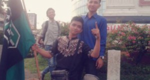 Mengaku Aktivis HMI, Mahasiswa UIN Sumut Ini Lecehkan Islam 14 Foto Tuah Aulia Fuadi Memegang Bendera HMI