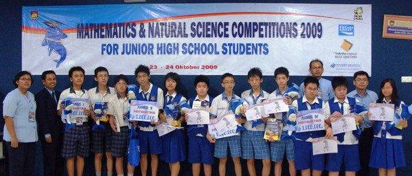 Siswa SMPK Penabur Summeracon Bekasi Menjadi Juara Kompetisi Tahun 2009
