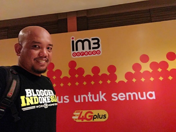 Selfie di Wall Photo Booth Indosat Ooredoo 4G Plus Pontianak Launch
