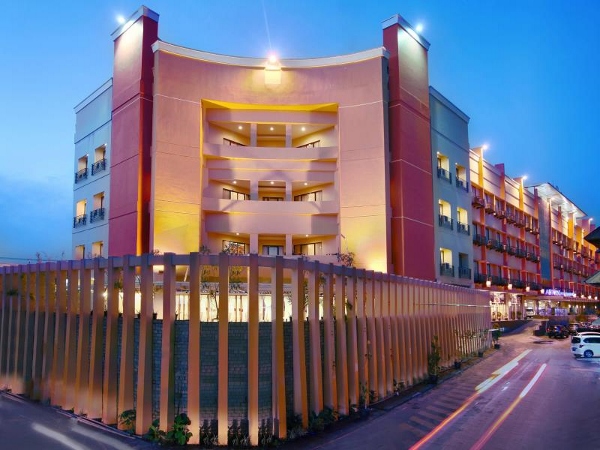 Hotel Aston Pontianak Tampak Depan