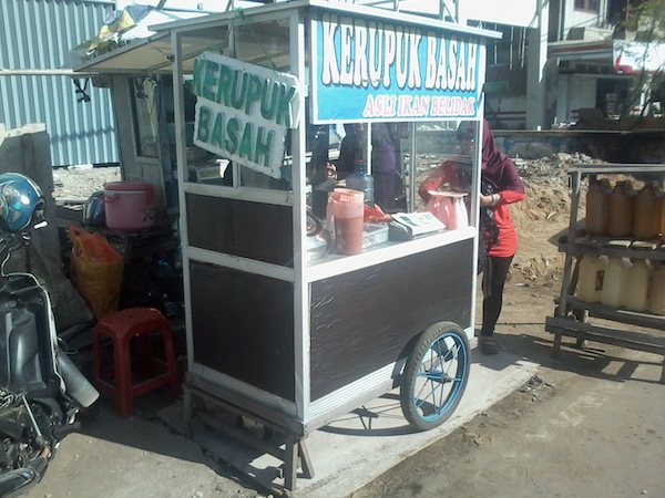 Kerupuk Basah Kapuas Hulu Depan DPRD Kota Pontianak