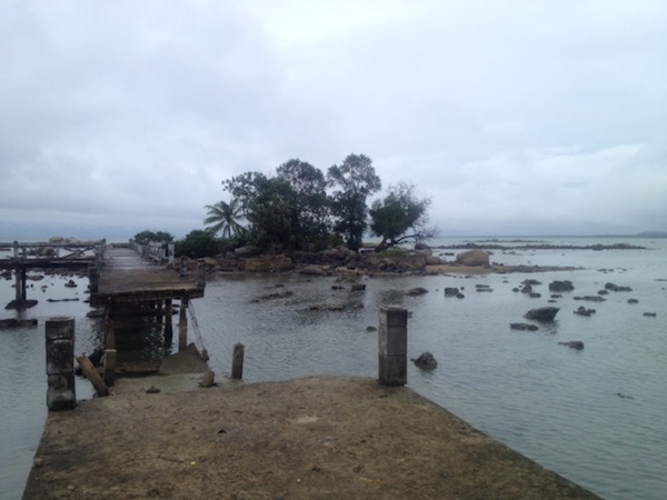 Kondisi Jalan Menuju Pulau Simping Singkawang yang Rusak