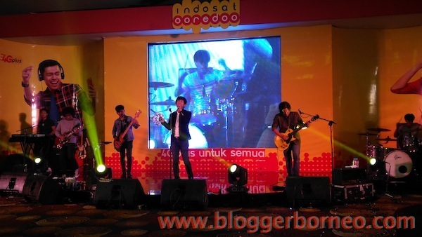 Penampilan d'Masiv dalam Peluncuran Indosat Ooredoo 4GPlus4All Pontianak