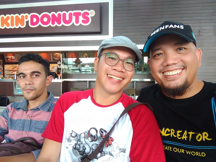 Selfie with Koh Deddy Huang Blogger Palembang dan Bang Bai Blogger Aceh